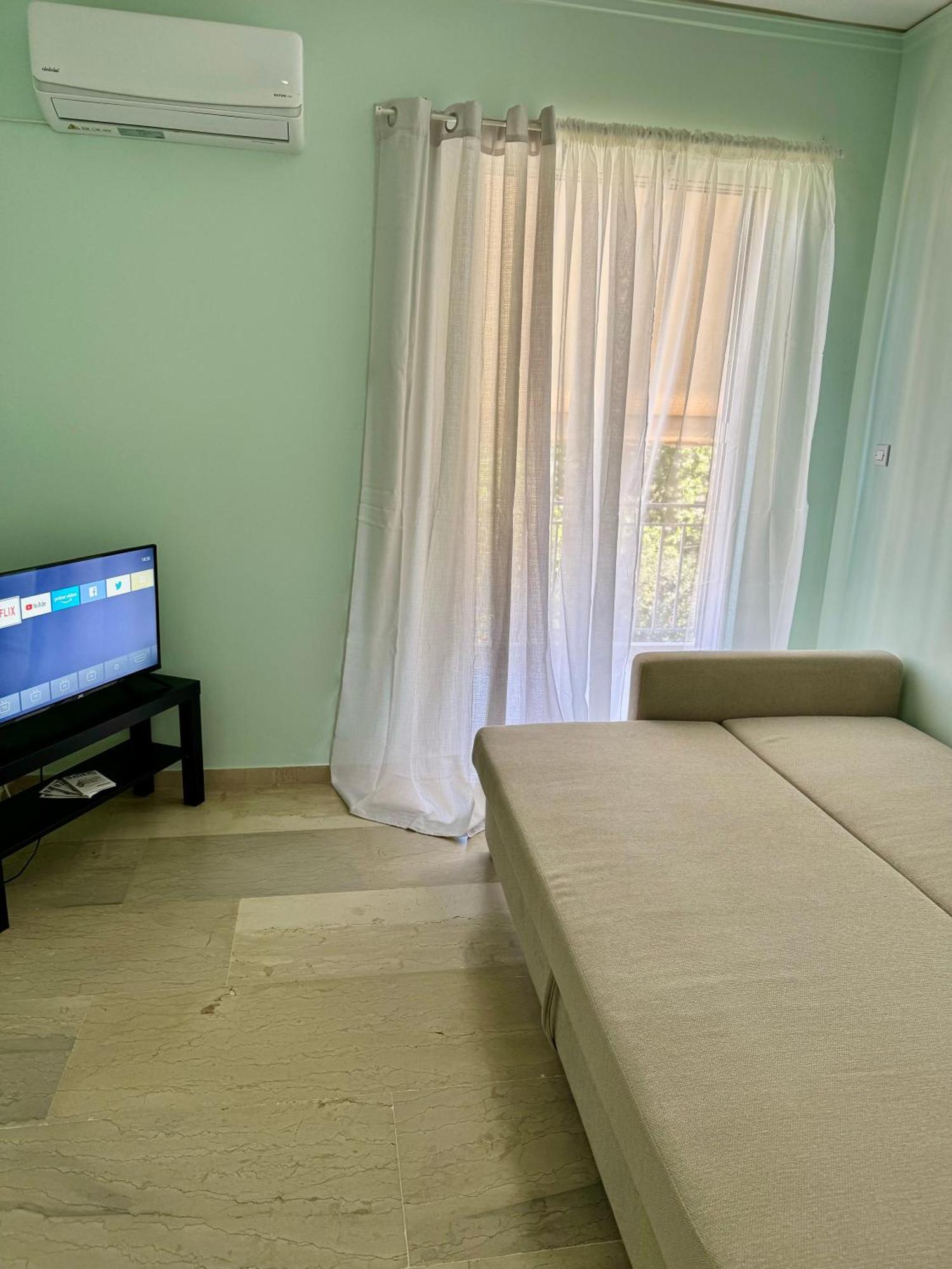 Sun Beach Apartment アナヴィソス エクステリア 写真