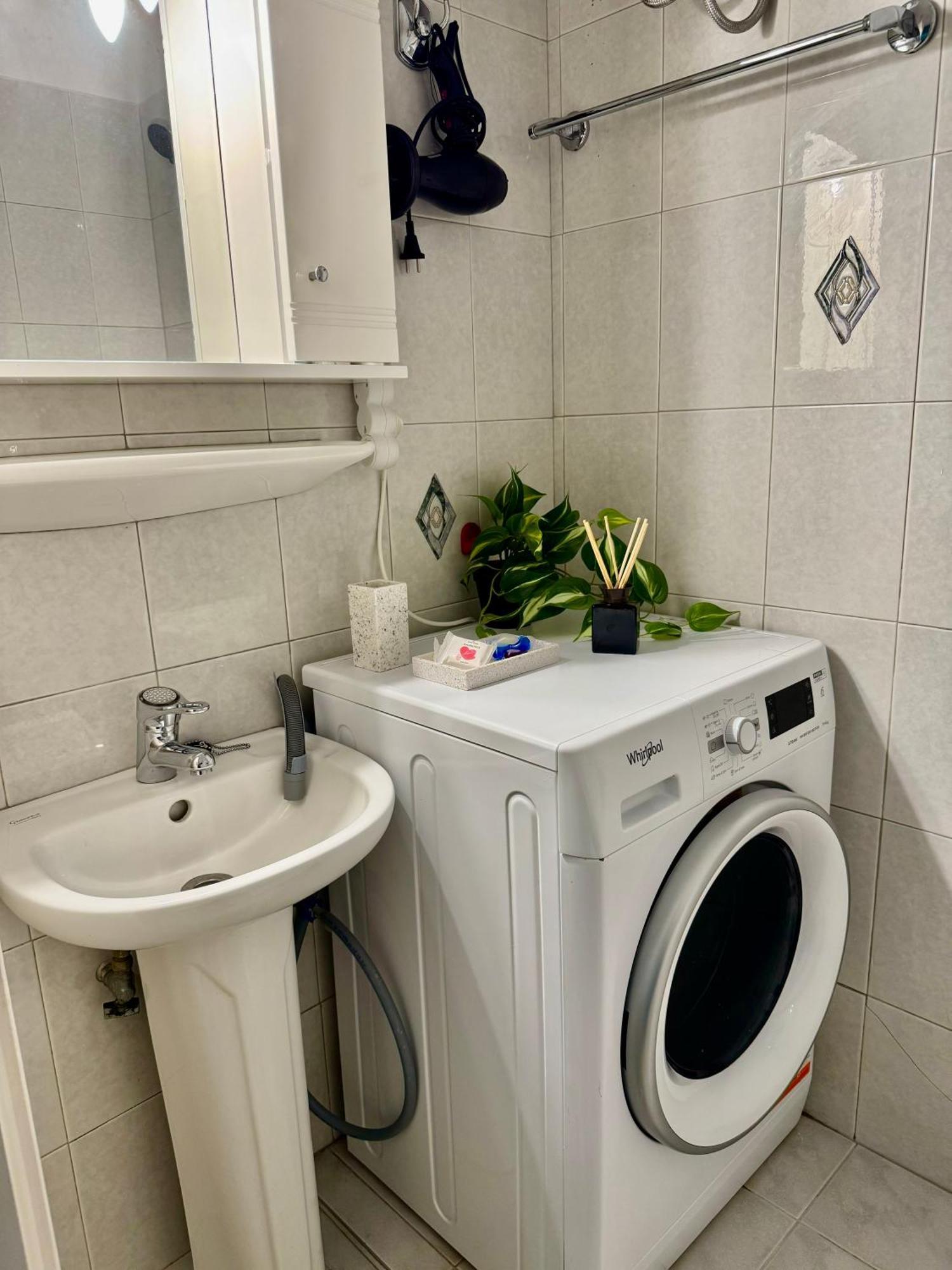 Sun Beach Apartment アナヴィソス エクステリア 写真